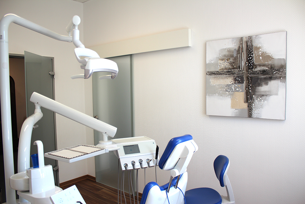 Einrichtung - Zahnarztpraxis Fehr in 33034 Brakel